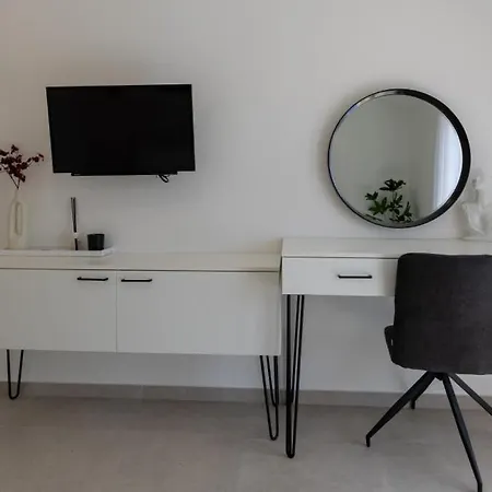 فيلة Ivka By Guide