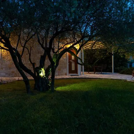 فيلة Ivka By Guide *